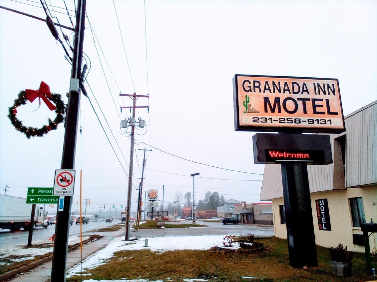Granada Inn Motel - Kalkaska Esterno foto