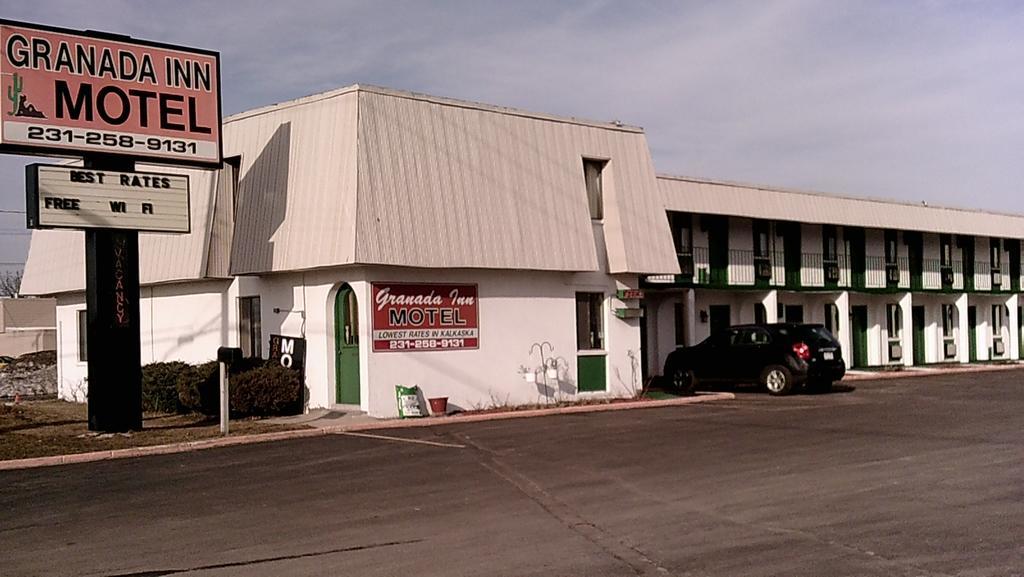 Granada Inn Motel - Kalkaska Esterno foto