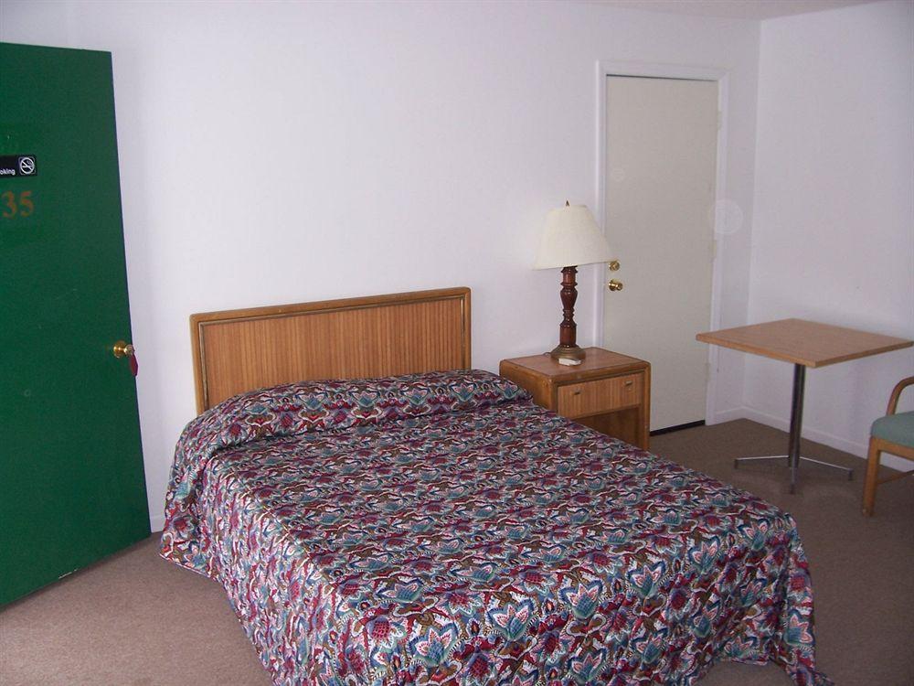Granada Inn Motel - Kalkaska Esterno foto
