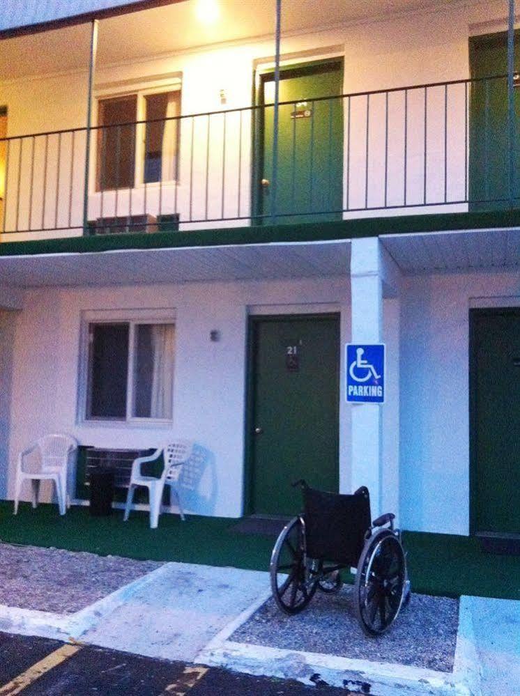Granada Inn Motel - Kalkaska Esterno foto