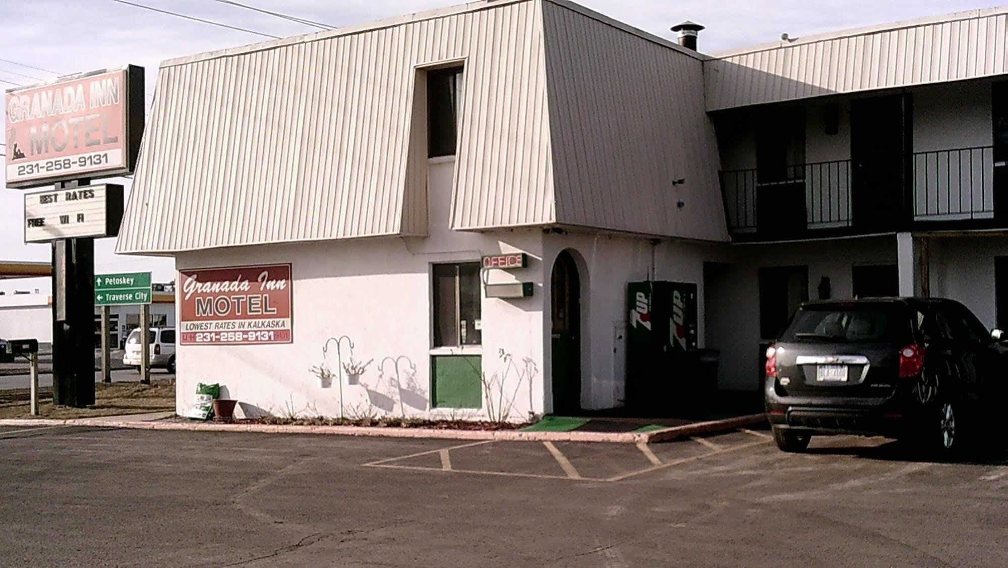 Granada Inn Motel - Kalkaska Esterno foto