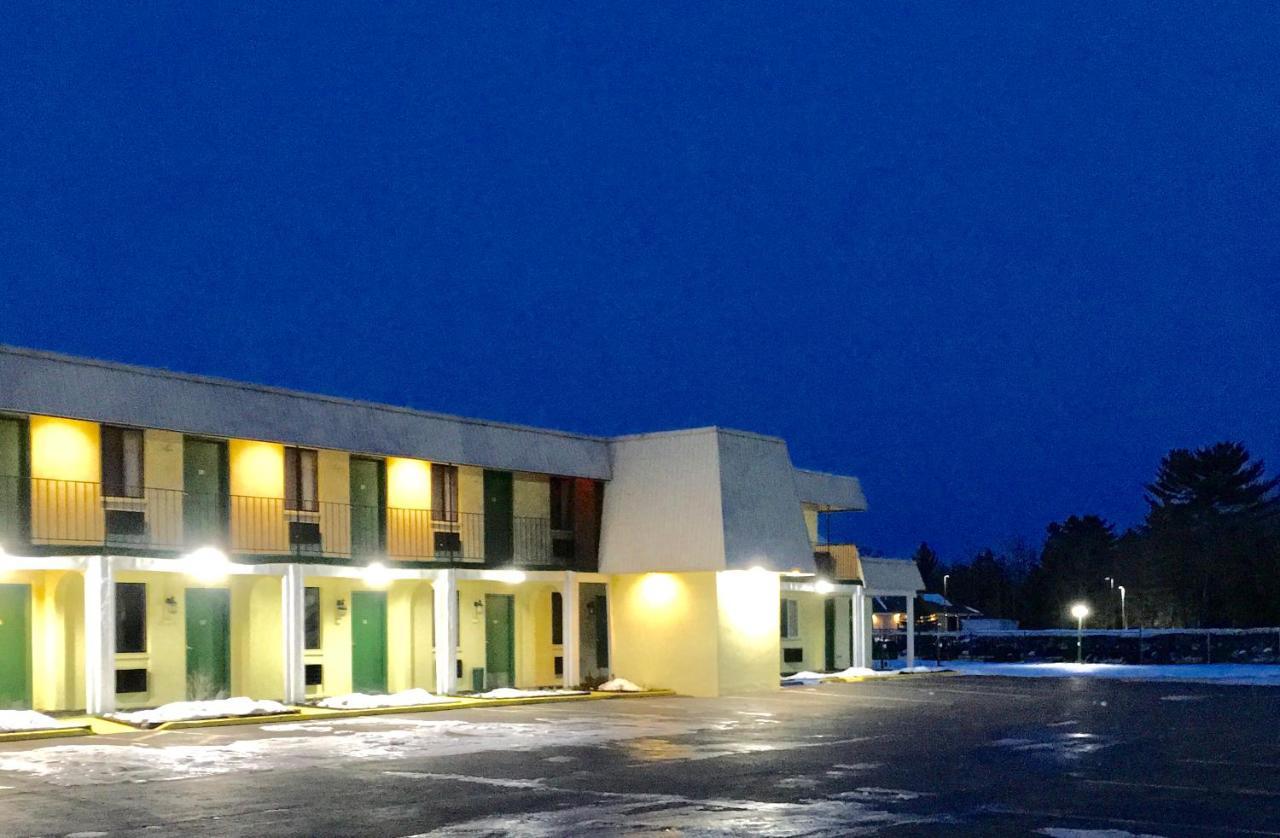 Granada Inn Motel - Kalkaska Esterno foto