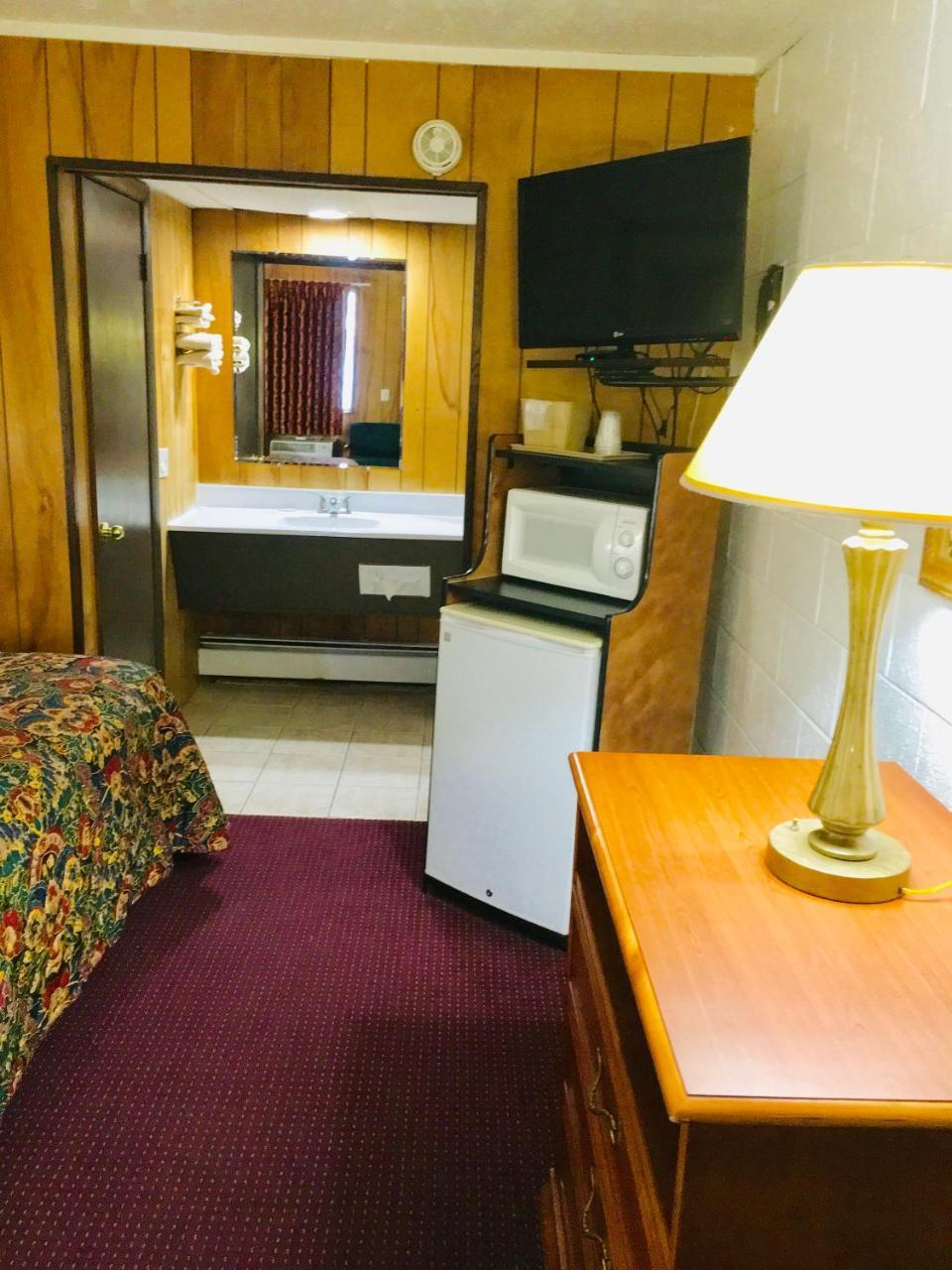 Granada Inn Motel - Kalkaska Esterno foto
